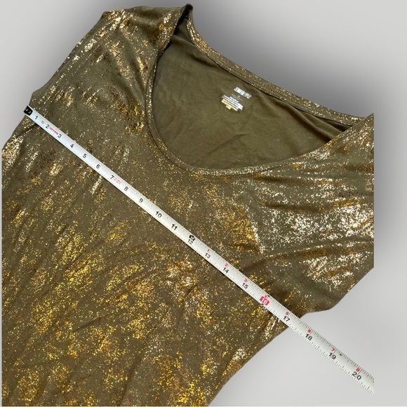 Jennifer Lopez Green Shimmery Top - Picture 5 of 13